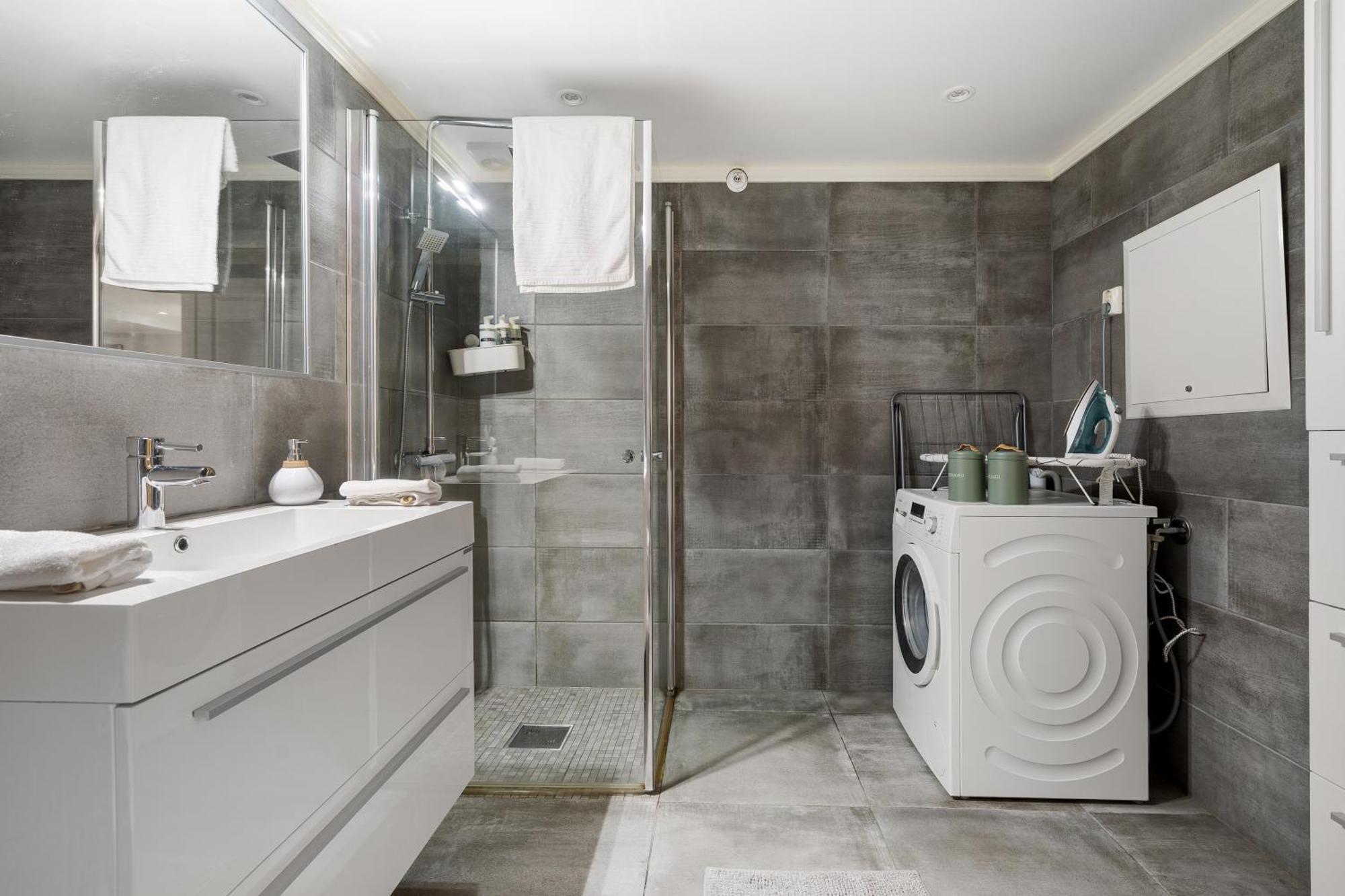 Solsiden Modern Stay: King Beds, Private Entry Trondheim Exterior foto